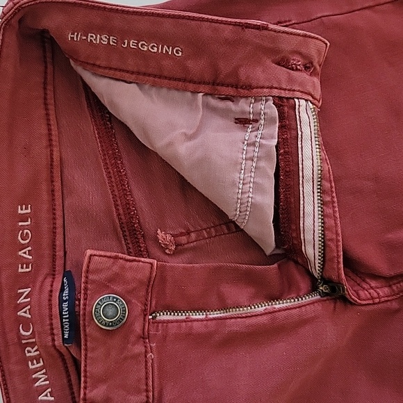American Eagle Hi-Rise Jegging | Size 6 - Picture 4 of 11
